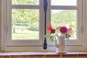 Farmhouse in Talon With Scenic Views
