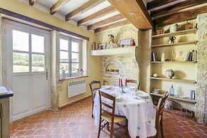Farmhouse in Talon With Scenic Views