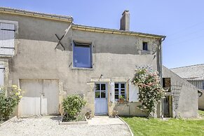 Farmhouse in Talon With Scenic Views