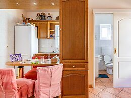 Alluring Cottage in Porto Rafti With Balcony