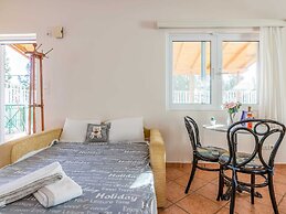 Alluring Cottage in Porto Rafti With Balcony