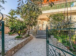 Alluring Cottage in Porto Rafti With Balcony