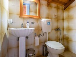 Elegant Holiday Home in Palaiochora near Beach