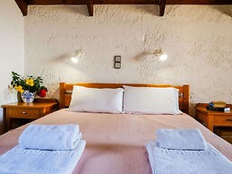 Elegant Holiday Home in Palaiochora near Beach