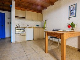 Elegant Holiday Home in Palaiochora near Beach