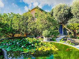 Elegant Holiday Home in Palaiochora near Beach