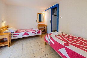 Tranquil Holiday Home in Palaiochora near Sea Beach