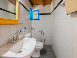 Welcoming Holiday Home With Balcony