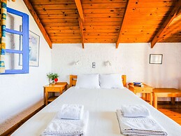 Welcoming Holiday Home With Balcony