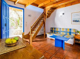 Welcoming Holiday Home With Balcony