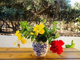 Welcoming Holiday Home With Balcony