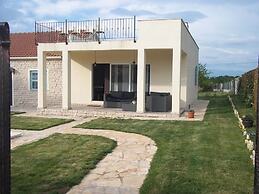 Peaceful Poolside Escape