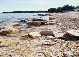 Unwind in Island Bliss