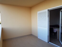 Contemporary Apartment in Neviđane near Sea