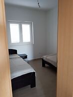 Contemporary Apartment in Neviđane near Sea