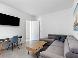 Seaside Comfort on Vir Island