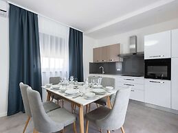 Seaside Comfort on Vir Island