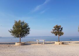 Seaside Comfort on Vir Island