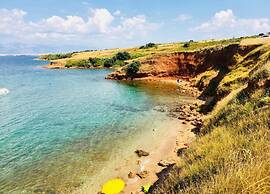 Seaside Comfort on Vir Island