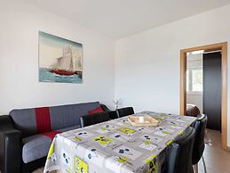 Simplistic Apartment in Neviđane near Sea Beach