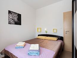 Simplistic Apartment in Neviđane with Balcony