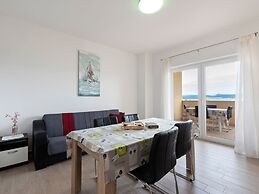 Simplistic Apartment in Neviđane with Balcony