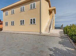 Simplistic Apartment in Neviđane with Balcony