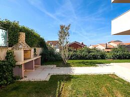 Attractive Apartment in Banjole With Swimming Pool