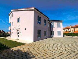 Attractive Apartment in Banjole With Swimming Pool