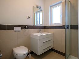 Attractive Apartment in Banjole With Swimming Pool