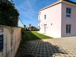 Attractive Apartment in Banjole With Swimming Pool