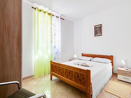 Secluded Apartment in Poreč with Garden