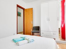 Secluded Apartment in Poreč with Garden