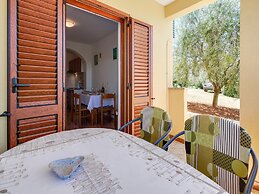 Secluded Apartment in Poreč with Garden