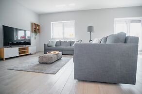 Quaint Holiday Home in Lovinac With Terrace