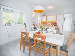 Quaint Holiday Home in Lovinac With Terrace