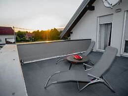 Quaint Holiday Home in Lovinac With Terrace