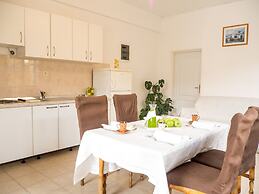 Captivating Holiday Home in Pakostane With Swimming Pool