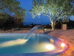 Captivating Holiday Home in Pakostane With Swimming Pool
