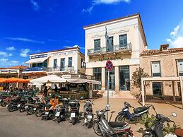 Astra Holiday Home in Aegina Island With Gorgeous Sunset Views