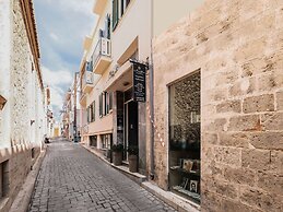 Astra Holiday Home in Aegina Island With Gorgeous Sunset Views