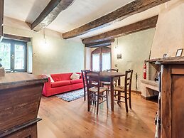 Apartment With Swimming Pool Near the Forest