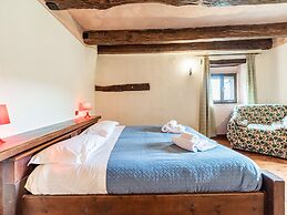 Apartment With Swimming Pool Near the Forest