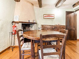 Apartment With Swimming Pool Near the Forest