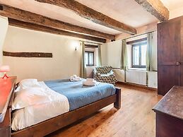 Apartment With Swimming Pool Near the Forest