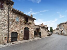 Apartment With Swimming Pool Near the Forest