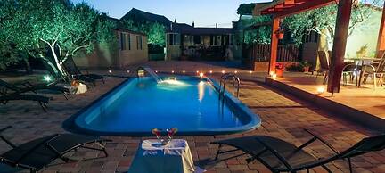 Fabulous Holiday Home in Pakostane With Swimming Pool