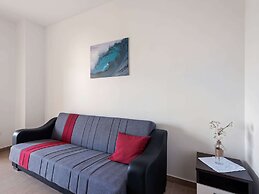 Simplistic Apartment in Neviđane near Sea