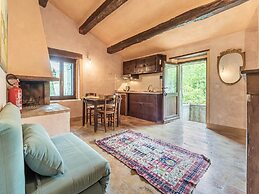 Cozy Cottage With Pool in Assisi