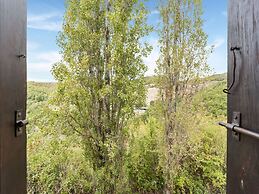 Cozy Cottage With Pool in Assisi